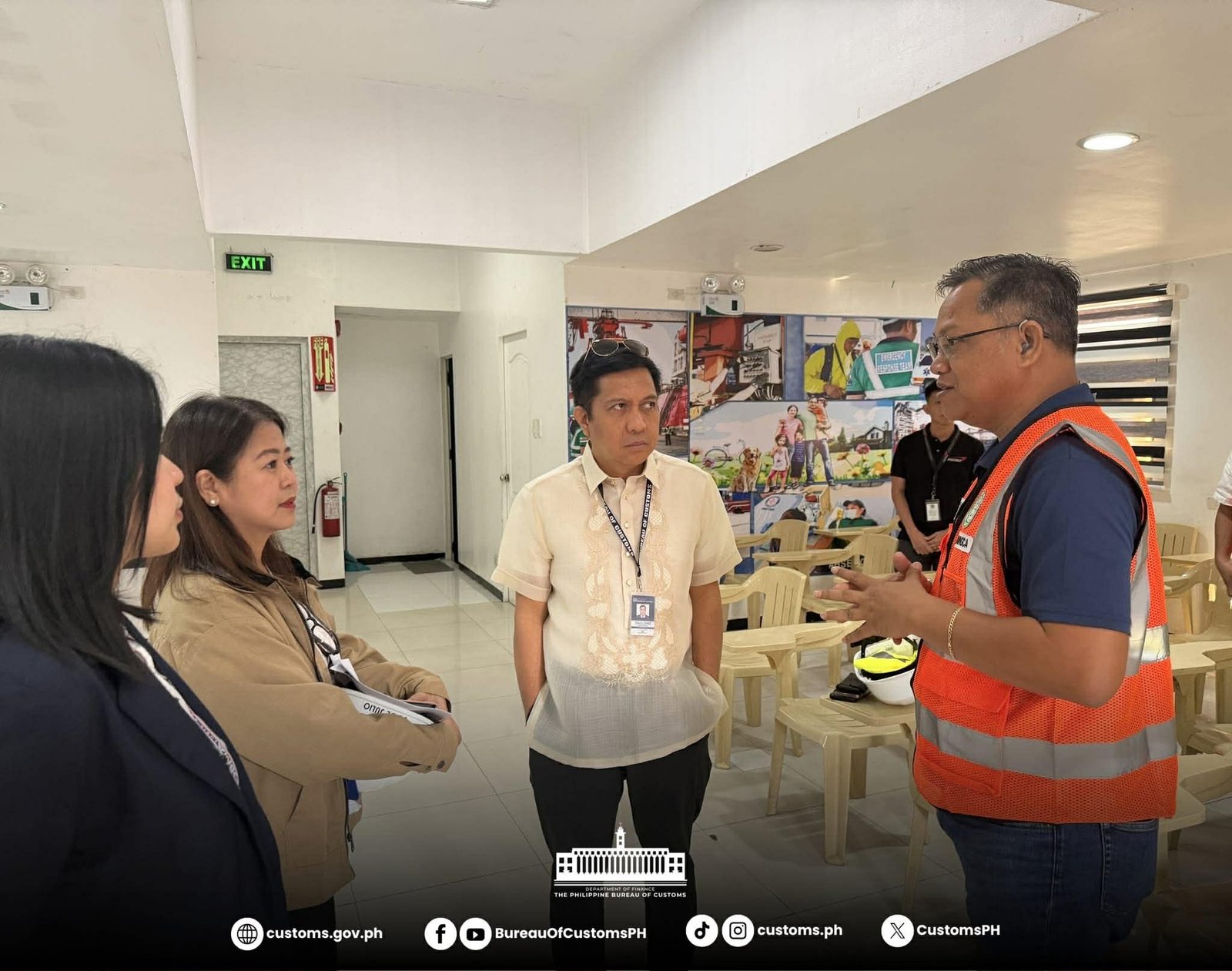 SUBIC CUSTOMS CHIEF LEADS FULL PORT INSPECTION